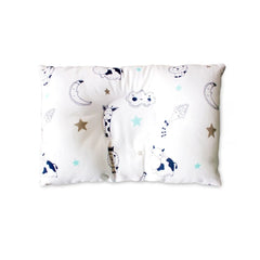 Almohadita Anticabeza Plana Hipoalergénica Maternelle - Modelo Azul Nubes - Seguridad y Confort