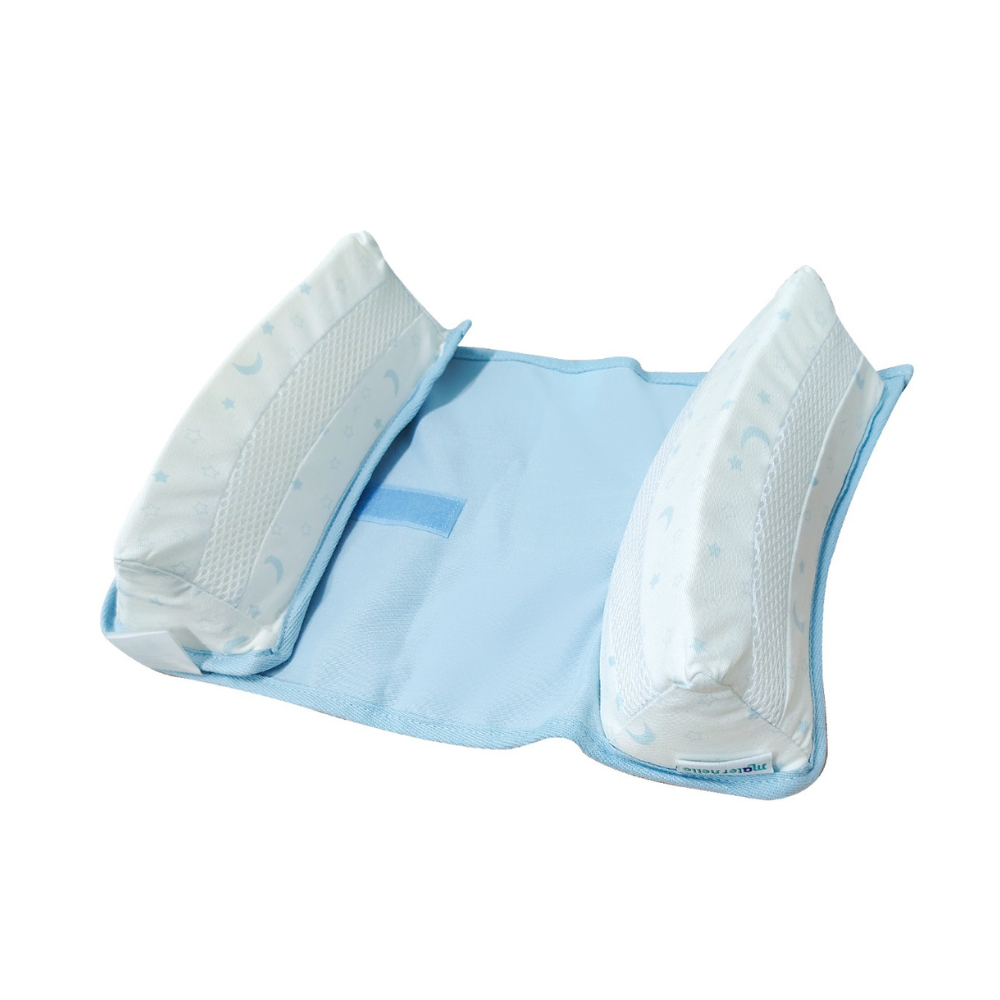 Posicionador maternelle con respiraderos celeste estrella luna , hipoalergénico y ergonómico, soporte a la espaldita del bebé