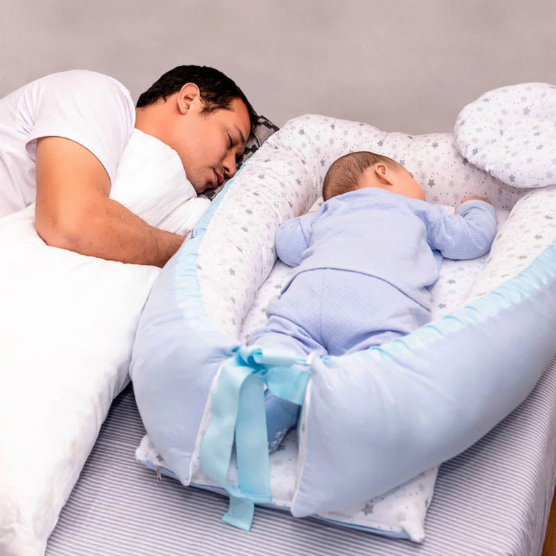 Cuna Colecho Grande Maternelle Celeste Estrellas versatil lactancia reversible