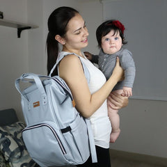 MOCHILA PAÑALERA PLOMO